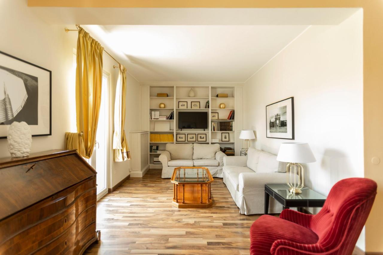 Montenapoleone - Sant Andrea Charme Penthouse Milan Exterior photo